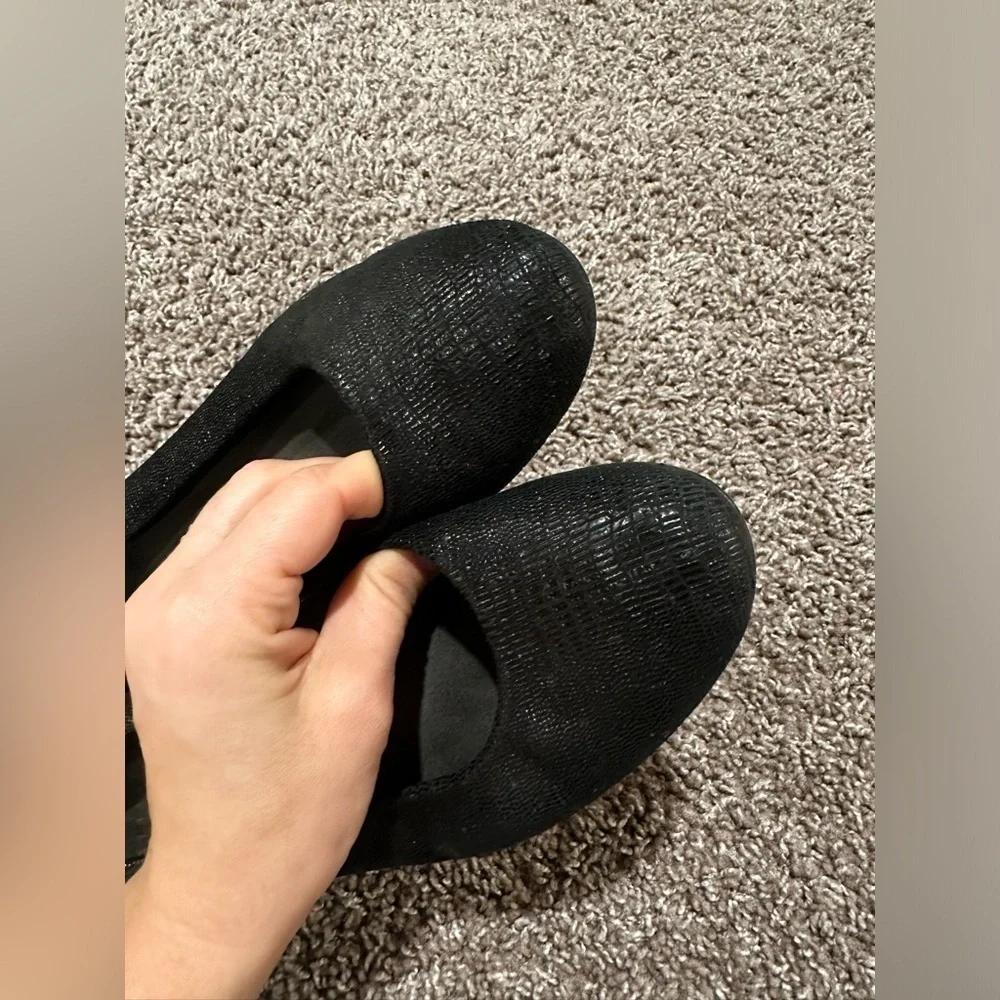 Stuart Weitzman Black Reptile Print Wedges Women’s , size 9.5
